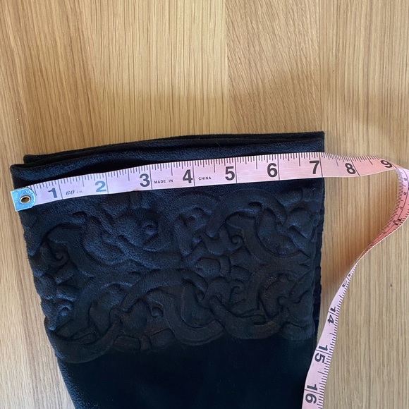 Gorgeous black suede Donald J Pliner pull on boots - Picture 7 of 11